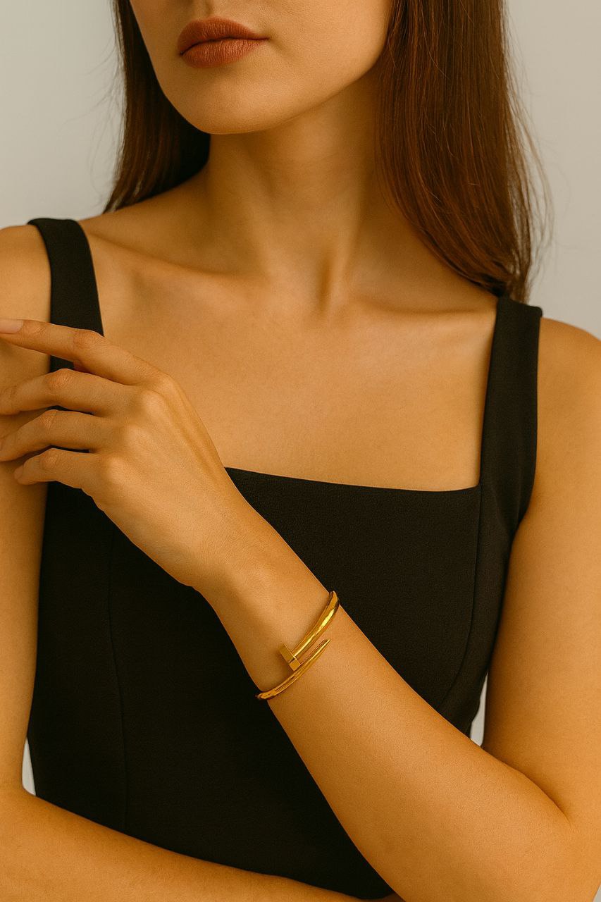 Pulsera Clavo Dorado