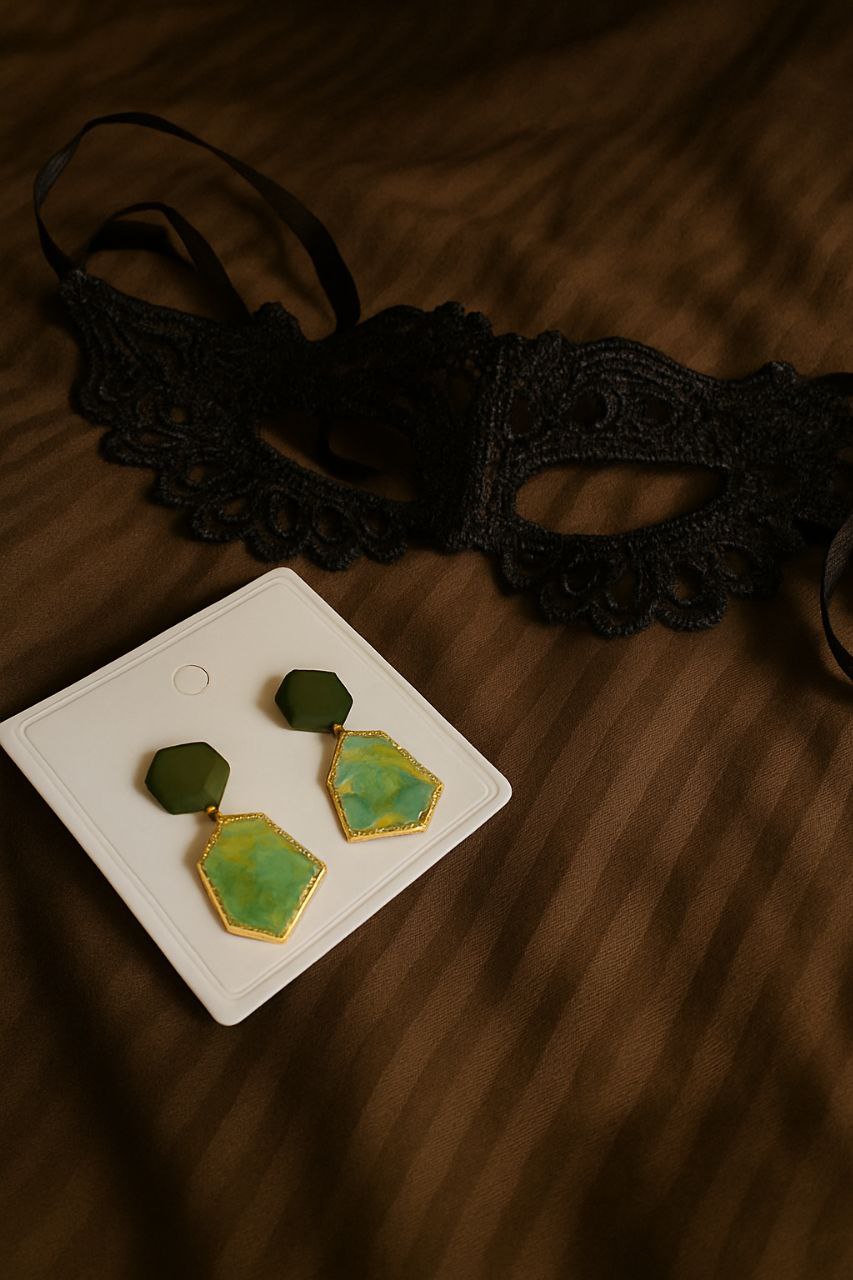 Pendientes verdes geométricos