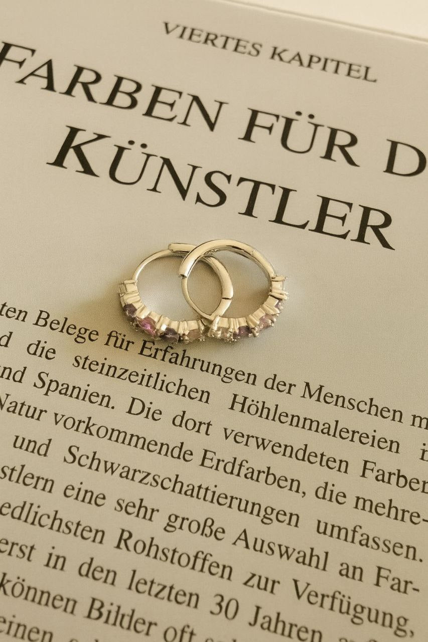 Aros elegantes con detalles brillantes