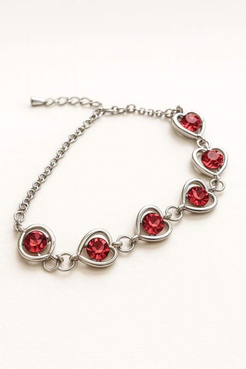 Pulsera “Corazones de Rubí”